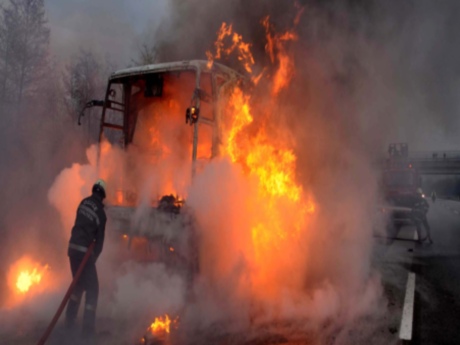 Seyir halindeki yolcu otobüsü yandı (26.12.2010)