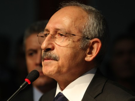 Kılıçdaroğlu'ndan hasta ziyareti