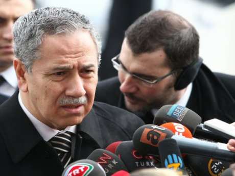 Arınç: Polisin şiddet kullanmaması lazım