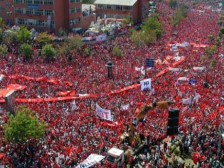 İstanbul'daki miting alanları yeniden belirlendi