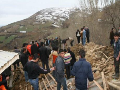 Depremde yaralanan 1 kişi hayatını kaybetti