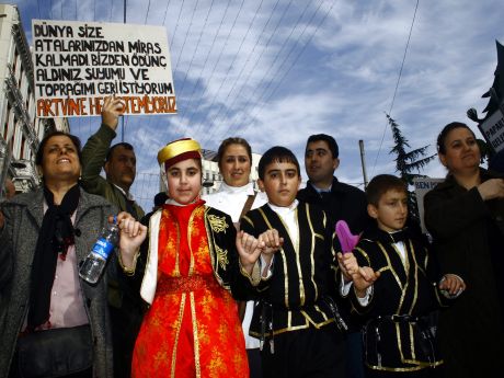 İstanbul'da 'HES' protestosu