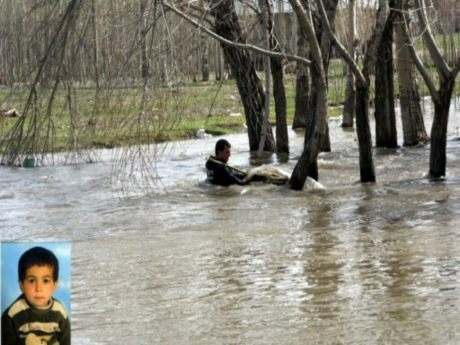 Dereye düşen çocuk kayboldu