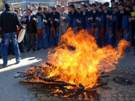 Nevruz ateşi Ahmet Türk'ü yakıyordu