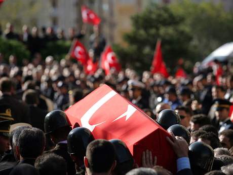 Şehit asker toprağa verildi (05.03.2010)