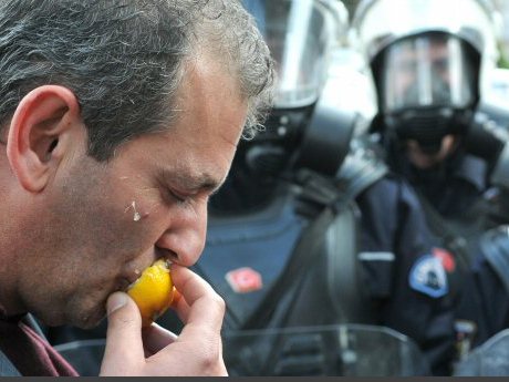 Polis işçilere nefes aldırmadı