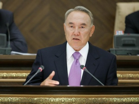 Nazarbayev, birçok anlaşmaya da öncülük etti