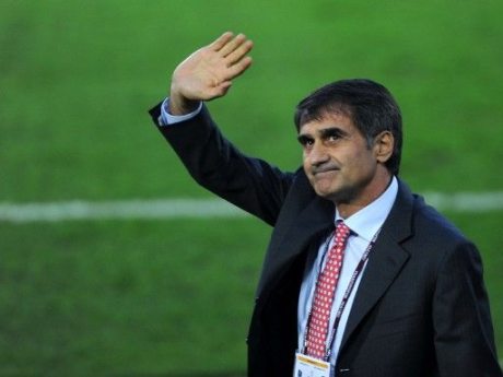 Şenol Güneş, Broos'u geçti