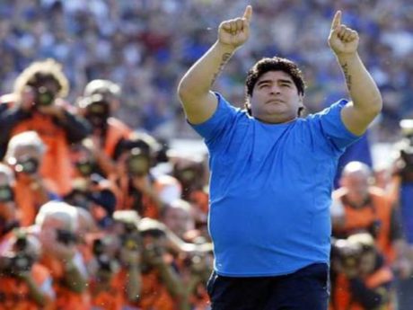 Maradona, kadroyu belirlemekte zorlanıyor