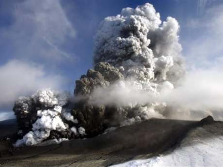 Eyjafjallajokull patladı: Yeraltı yeryüzü ile buluştu