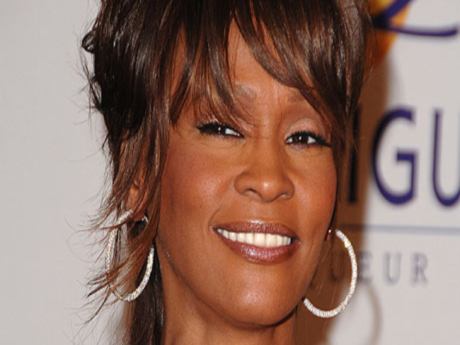 Whitney Houston hastaneye kaldırıldı