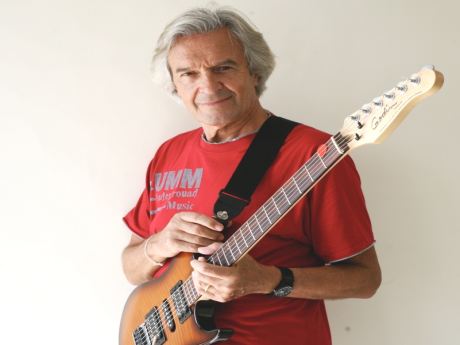 Ünlü gitarist John Mclaughlin İstanbul'da