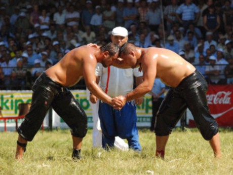 Tarihi Kırkpınar yağlı güreşlerine doğru