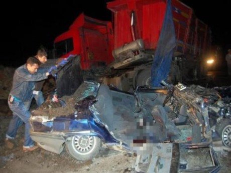 Trafik kazası can aldı: 13 ölü