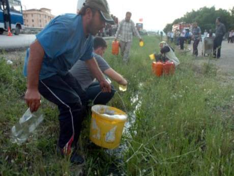 Tankerden akan mazot talan edildi