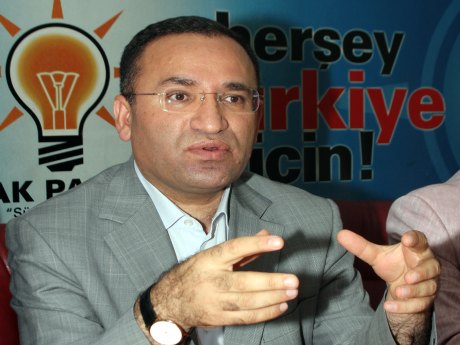 Bozdağ: Ayrı ordu kuruluyor söylemi iftiradır