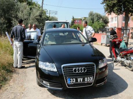 Belediye işçisi, başkanın makam aracına haciz koydurdu