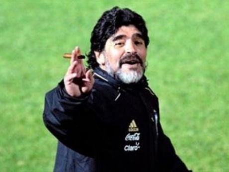 Maradona'ya yeni sözleşme