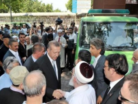 2. Abdülhamit'in torunu son yolculuğuna uğurlandı