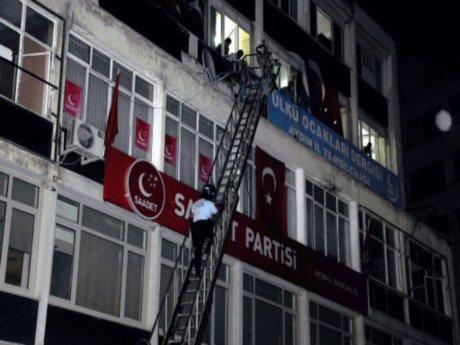 Aydın'da pankart gerginliği