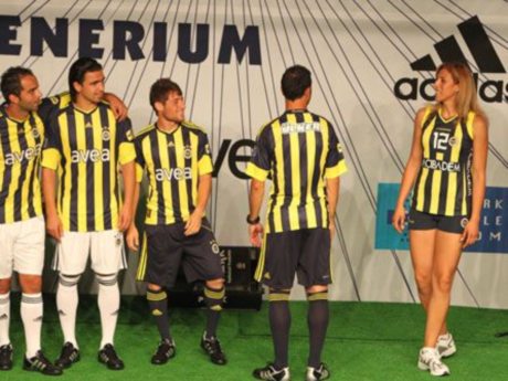 Fenerbahçe yeni formalarını tanıttı