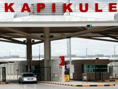 Kapıkule'de 8 kilometre tır kuyruğu