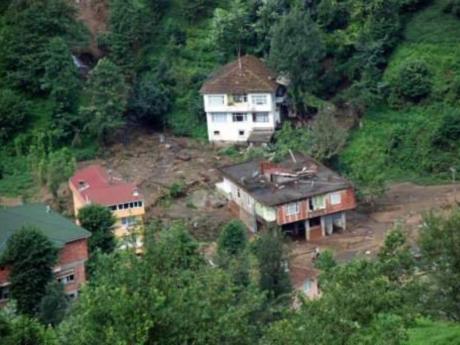 Rize'de kayıp bir kişinin cesedine ulaşıldı