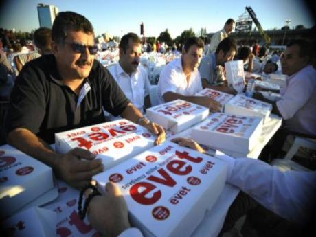 70 bin kişiye 'evet'li iftar