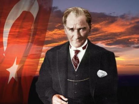 Atatürk fotoğraflarını delil saydılar