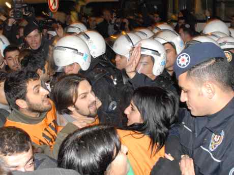 Ulaşım zammı protestoları devam ediyor