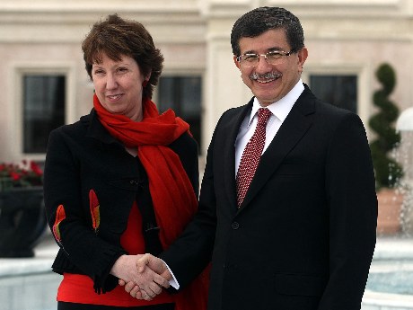 Davutoğlu, Ashton ile görüştü