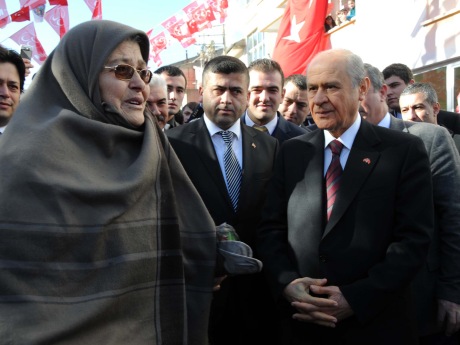 Bahçeli'den Hizbullah tahliyelerine tepki