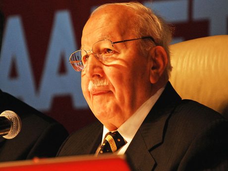 Erbakan yeniden hastanede