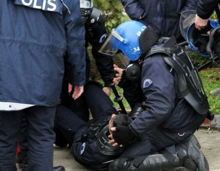 İstanbul Barosu'ndan 'orantısız güç'e suç duyurusu