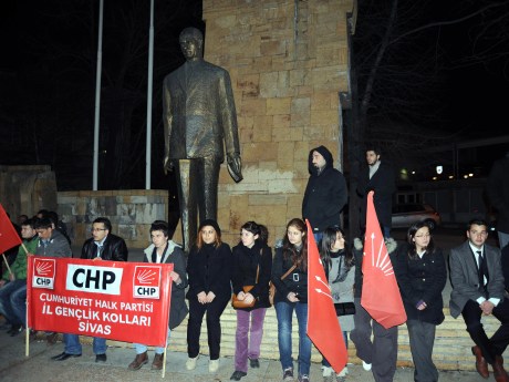 CHP'lilerden 'Gençlik Şöleni'