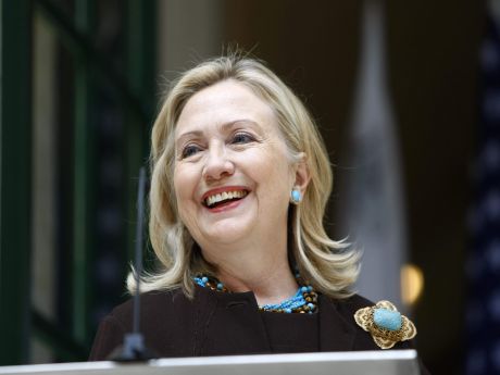 Clinton İstanbul'a geliyor