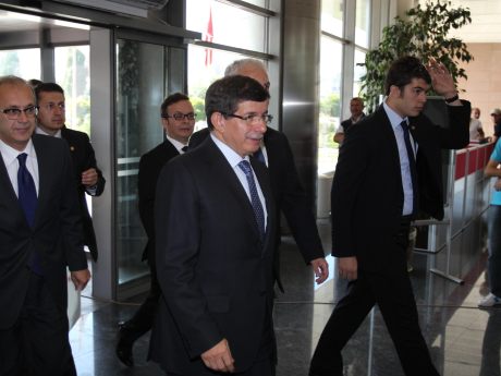 Davutoğlu'ndan CHP'ye ziyaret