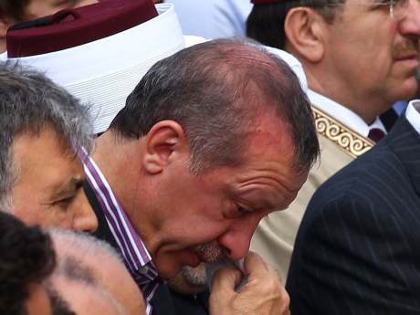 Erdoğan, gözyaşlarını tutamadı