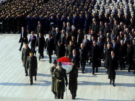 Devlet erkânı Anıtkabir'de