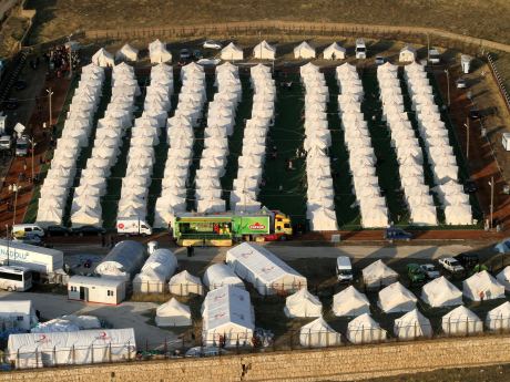 İsrail'den deprem bölgesine prefabrik ev