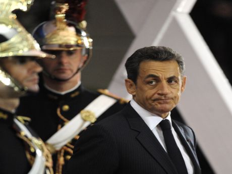 Sarkozy'den Yunanistan'a rest