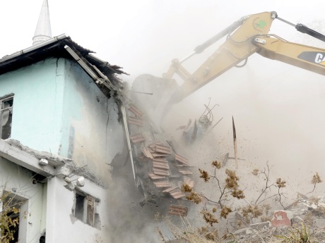 İstanbul'da 25 gecekondu yıkıldı