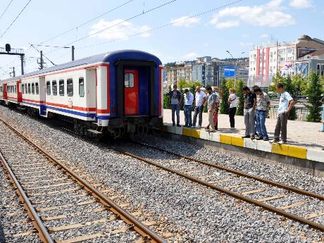 Tren istasyonunda canlı bomba paniği