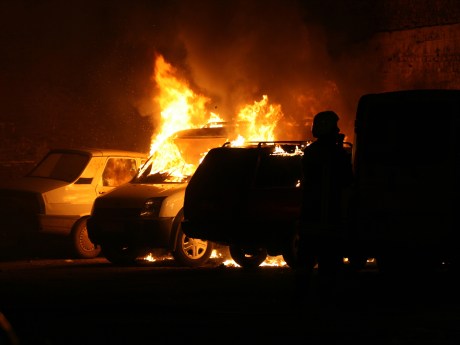 Van'da feci kaza: 2 kişi yanarak öldü