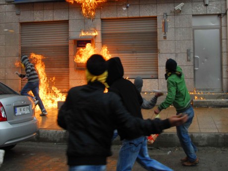 Mersin'de molotoflu saldırı