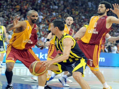 Basketbolda derbi cuma günü