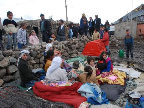 Muş'ta korkutan depremler