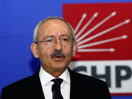 'Açmıyorsa korkuyordur, yürekli değildir'