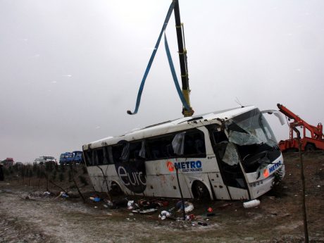 Yurt genelinde kazalarda 11 kişi öldü