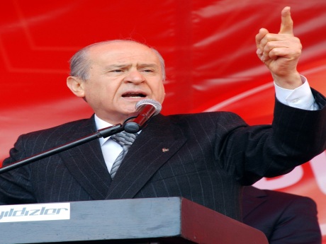 Bahçeli: Tahliyeler İtalya ile anlaşmalı gerçekleşmeli